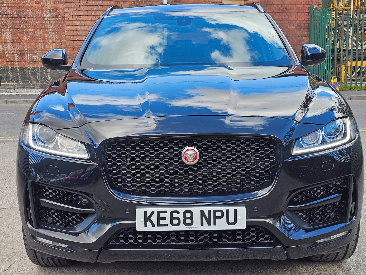 Used Jaguar F-Pace 2018 for sale - 78069729: Photo 2