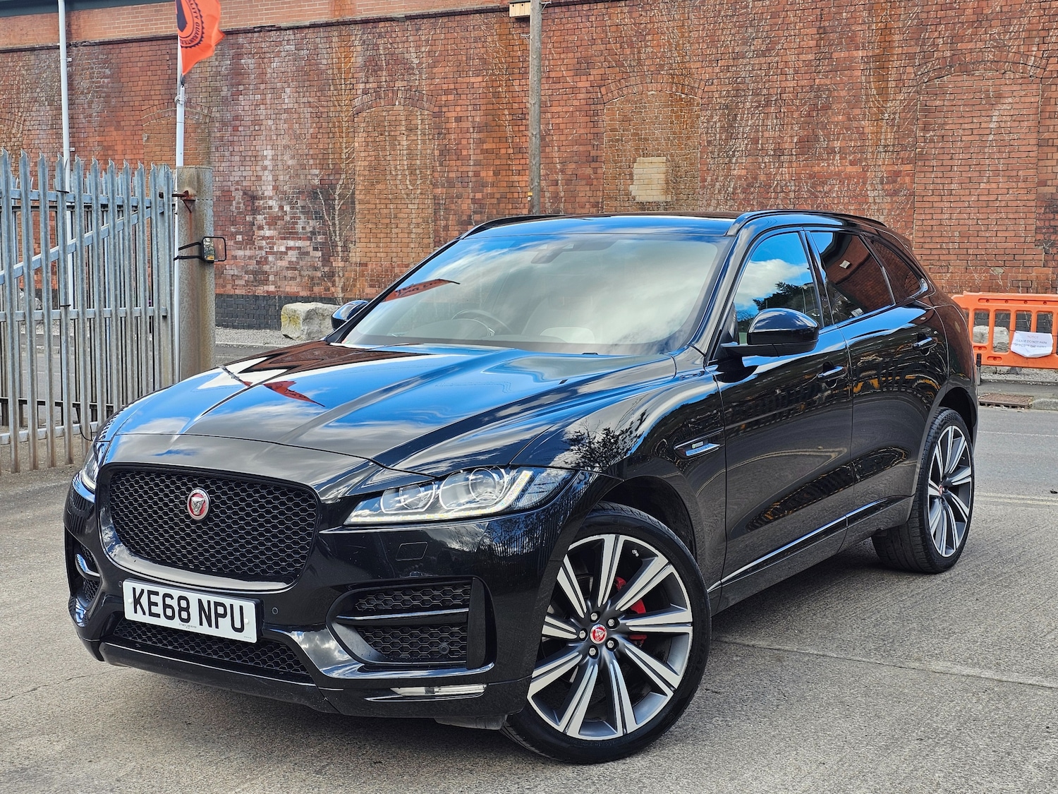 Used Jaguar F-Pace 2018 for sale - 78069729: Photo 3