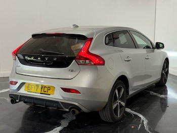 Used Volvo V40 2017 for sale - 79323743: Photo