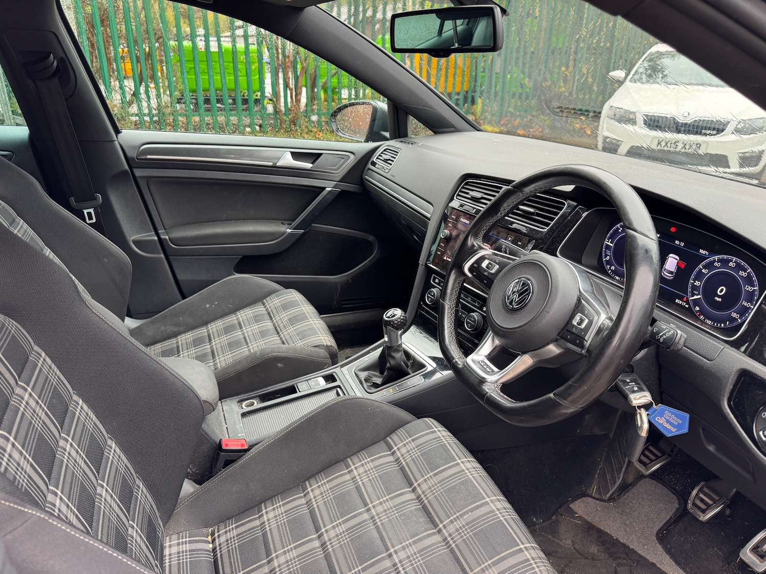 Used Volkswagen Golf 2017 for sale - 76402653: Photo 5