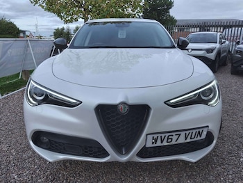 Used Alfa Romeo Stelvio 2017 for sale - 76305279: Photo 2