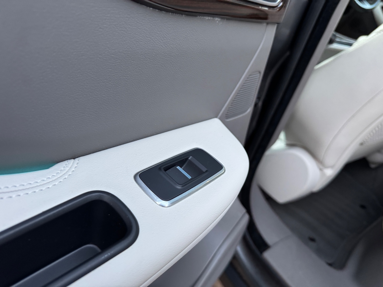 Used Jaguar F-Pace 2018 for sale - 76697797: Photo 28