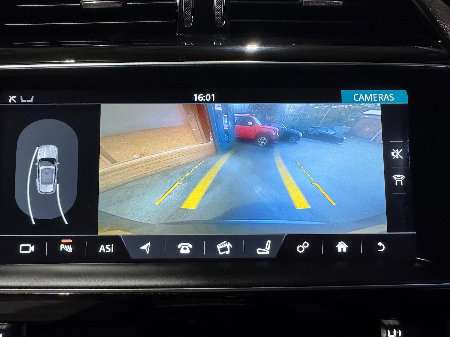 Used Jaguar F-Pace 2018 for sale - 76697797: Photo 39