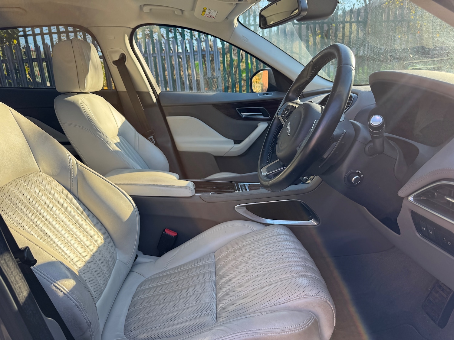 Used Jaguar F-Pace 2018 for sale - 76697797: Photo 4