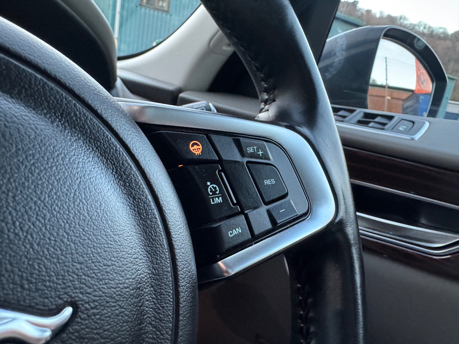 Used Jaguar F-Pace 2018 for sale - 76697797: Photo 40