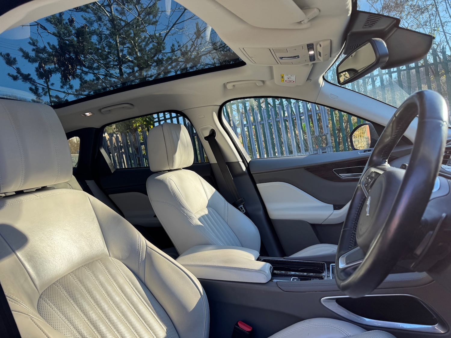 Used Jaguar F-Pace 2018 for sale - 76697797: Photo 5