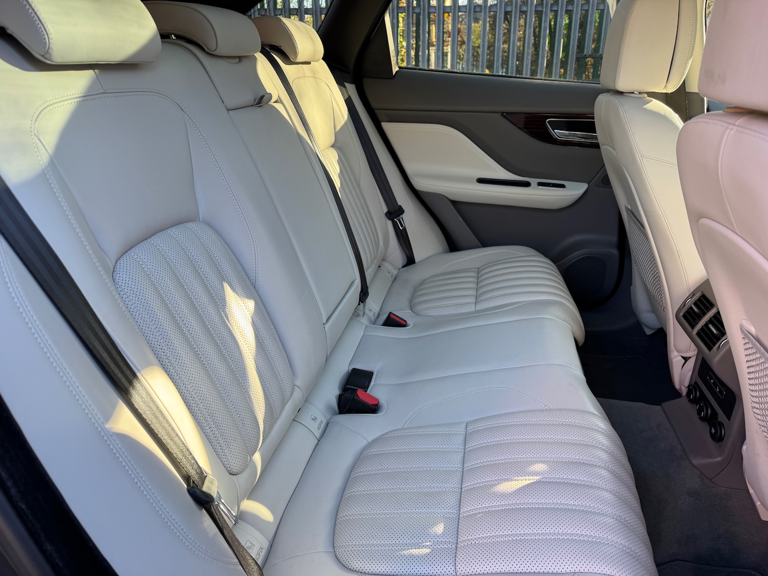 Used Jaguar F-Pace 2018 for sale - 76697797: Photo 7