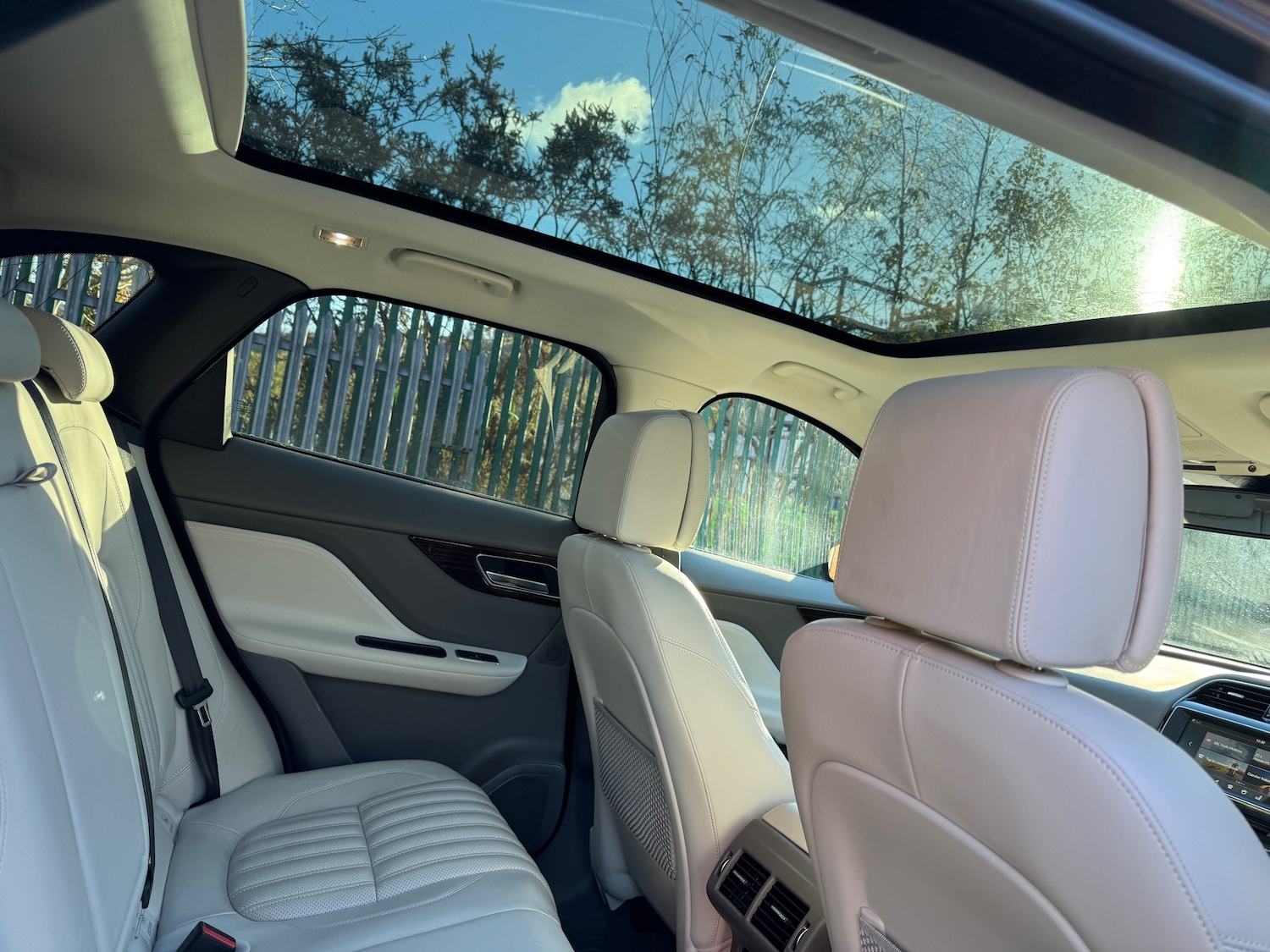 Used Jaguar F-Pace 2018 for sale - 76697797: Photo 8