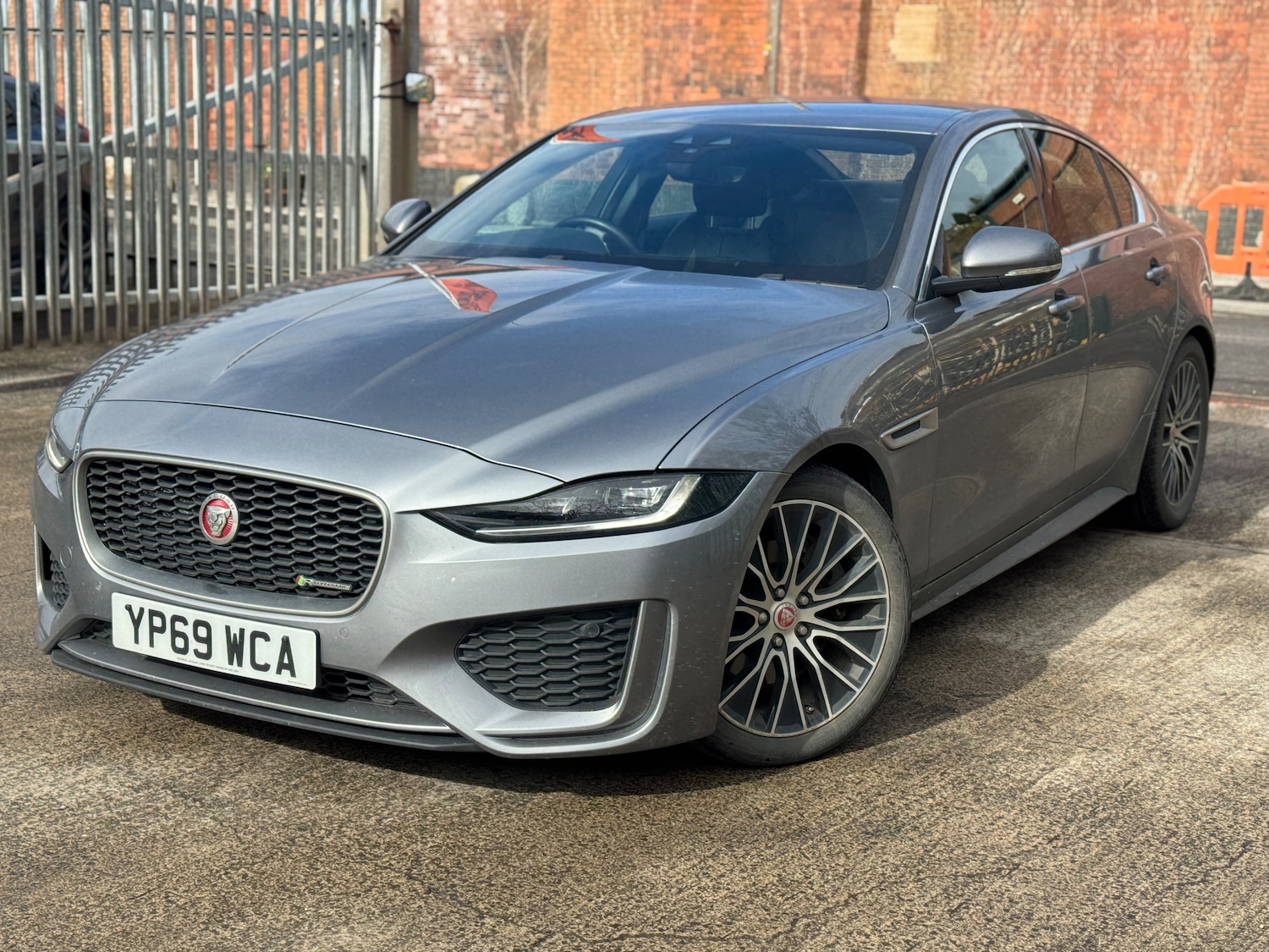 Used Jaguar XE 2019 for sale - 78043254: Photo 2