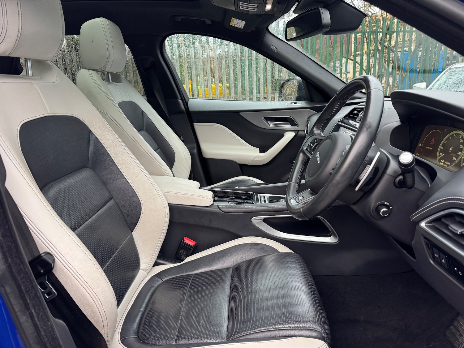 Used Jaguar F-Pace 2017 for sale - 77271952: Photo 5