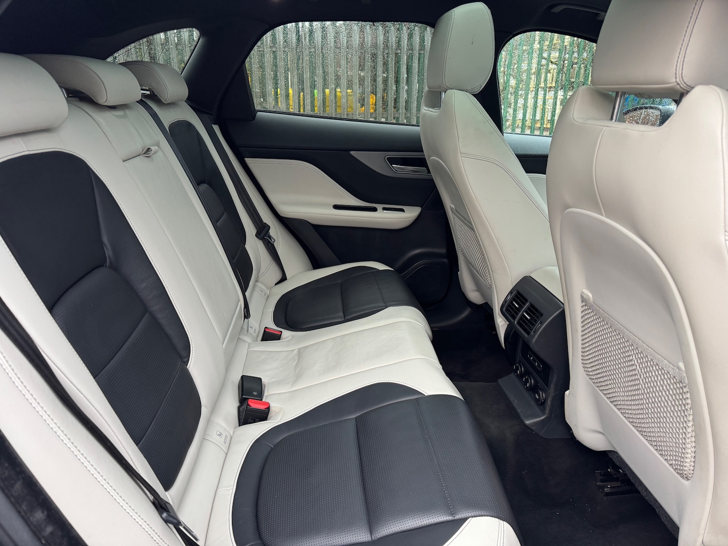 Used Jaguar F-Pace 2017 for sale - 77271952: Photo 7