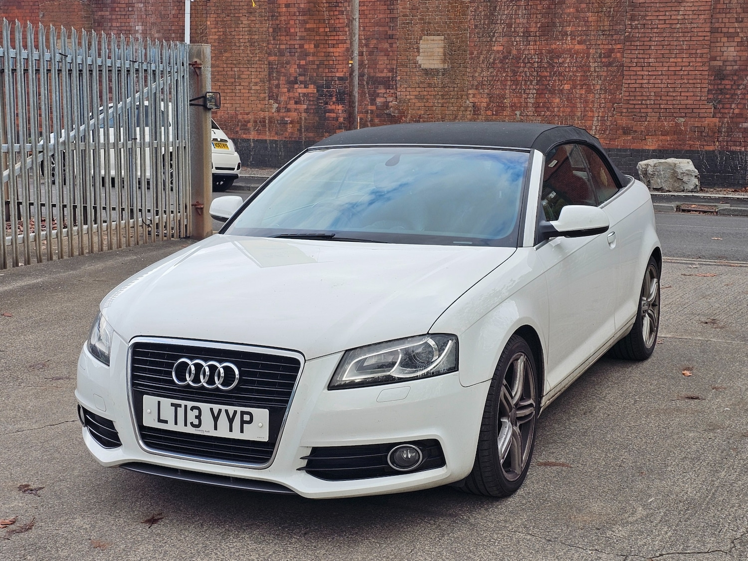 Used Audi A3 Cabriolet 2013 for sale - 76395599: Photo 2