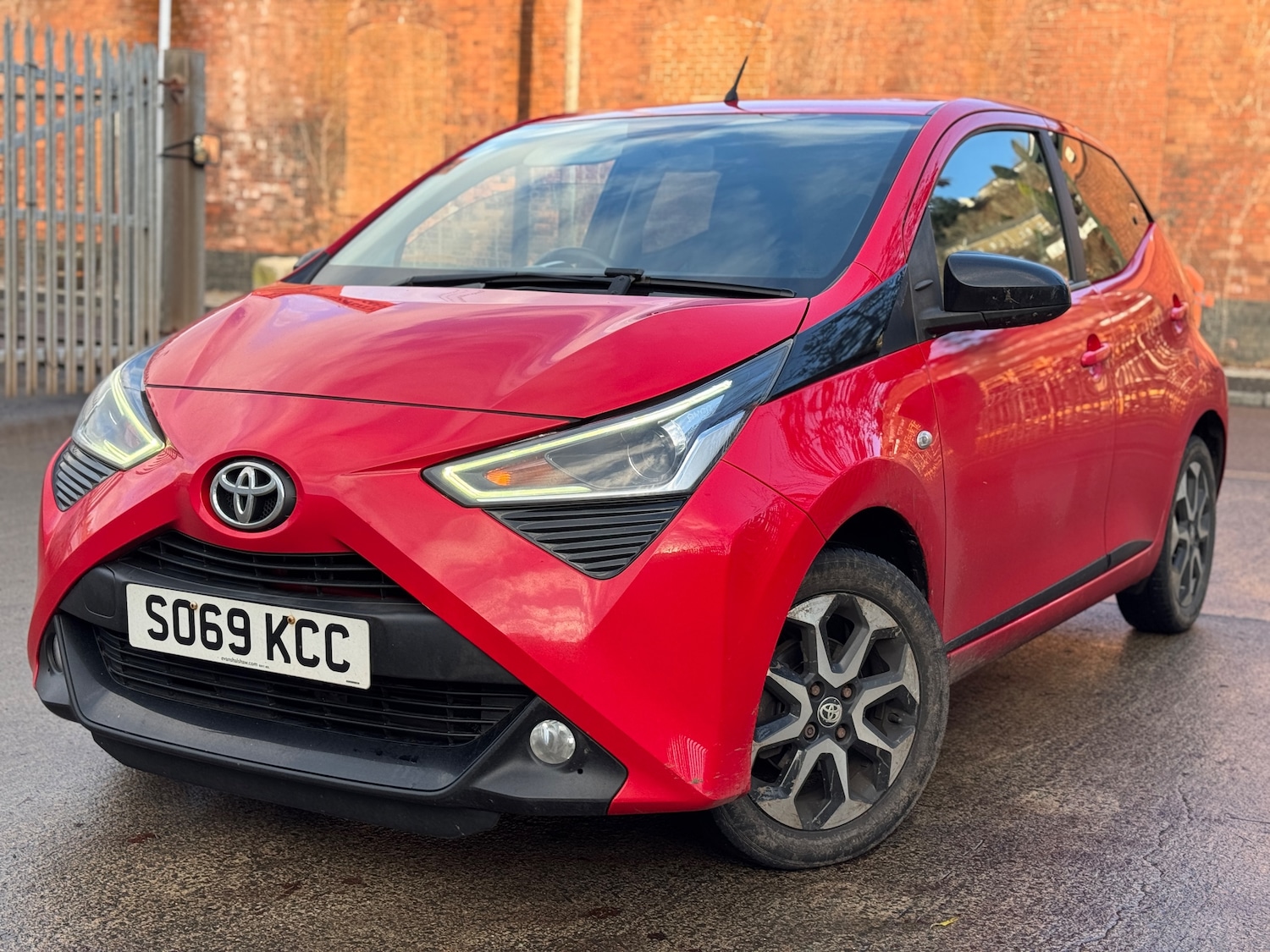 Used Toyota AYGO 2019 for sale - 77013964: Photo 2
