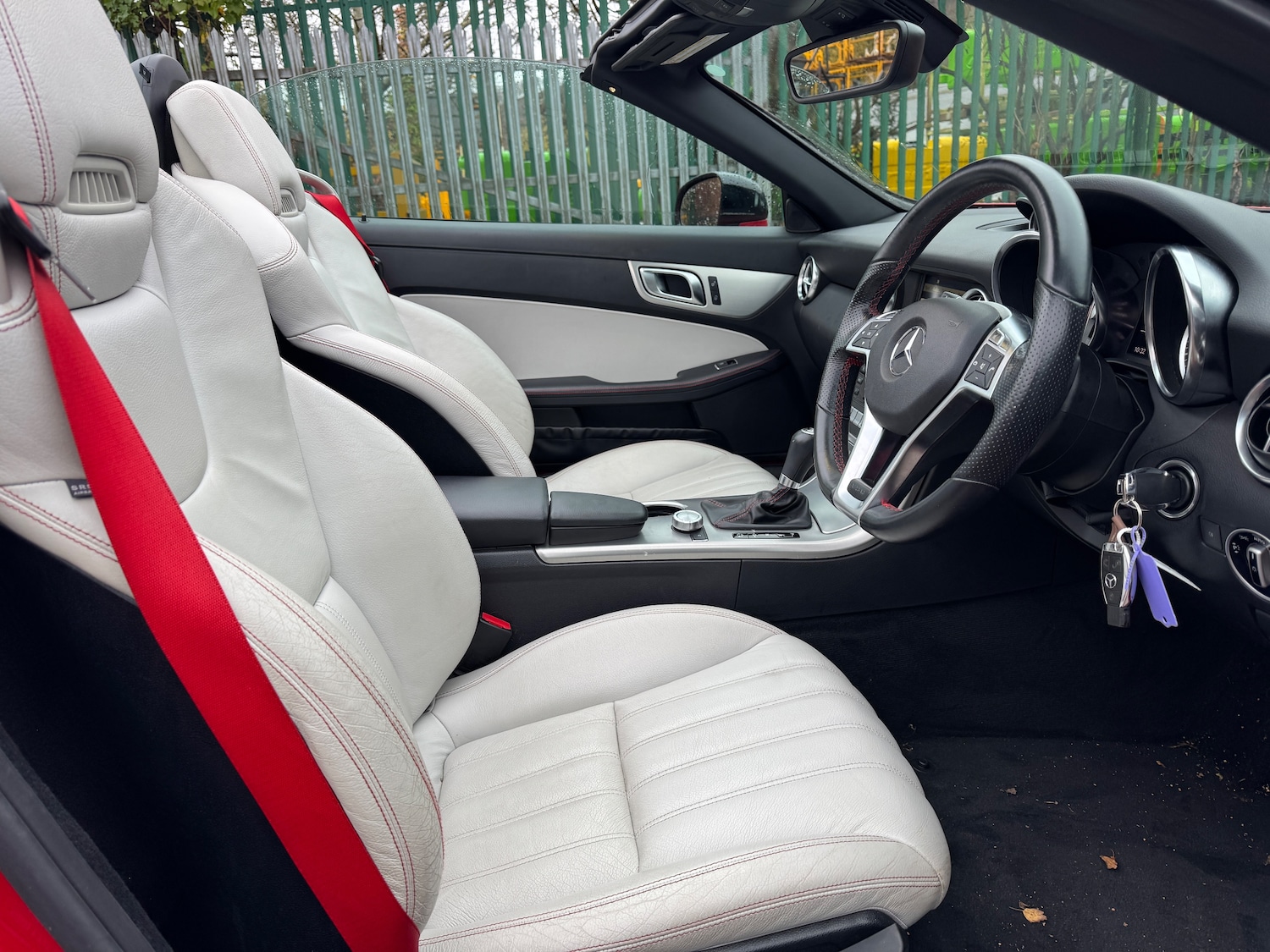 Used Mercedes-Benz SLK 2011 for sale - 76807769: Photo 4