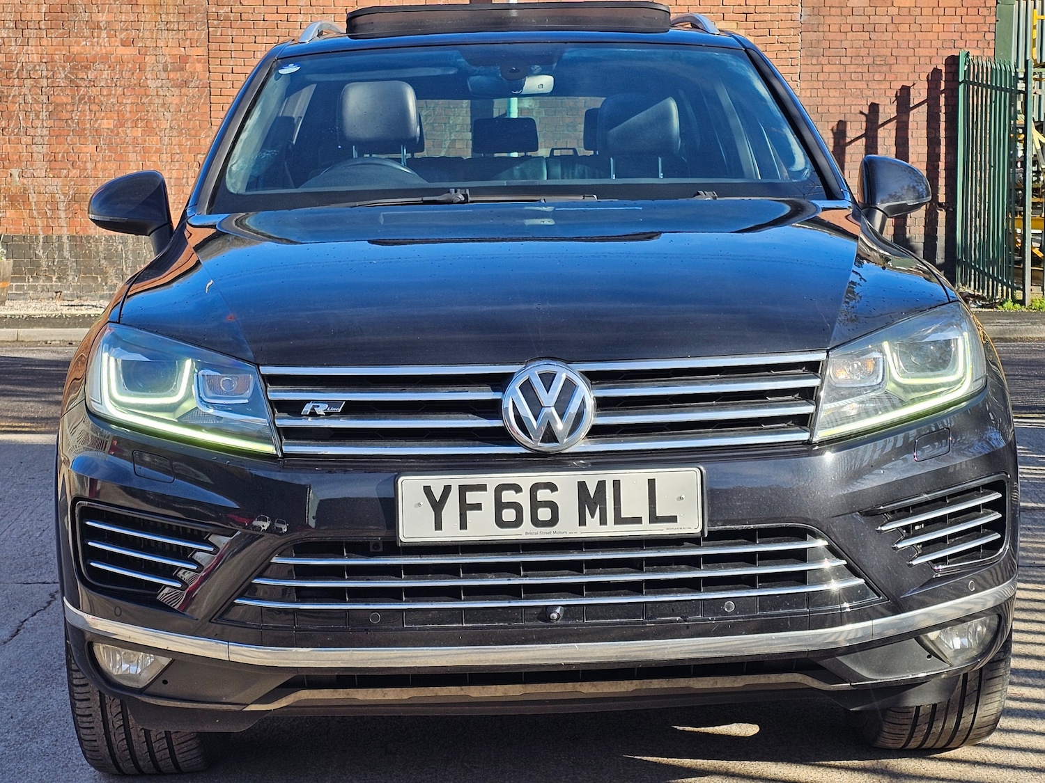 Used Volkswagen Touareg for sale - 77555424: Photo 2