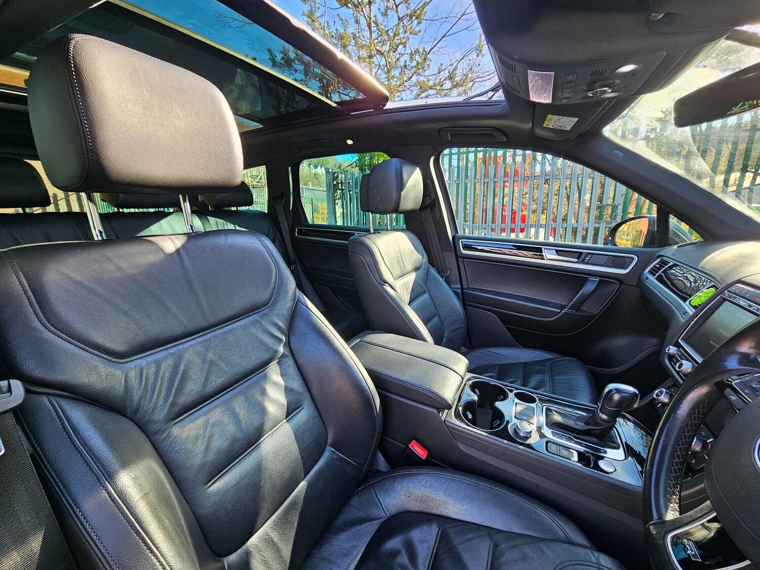 Used Volkswagen Touareg for sale - 77555424: Photo 6