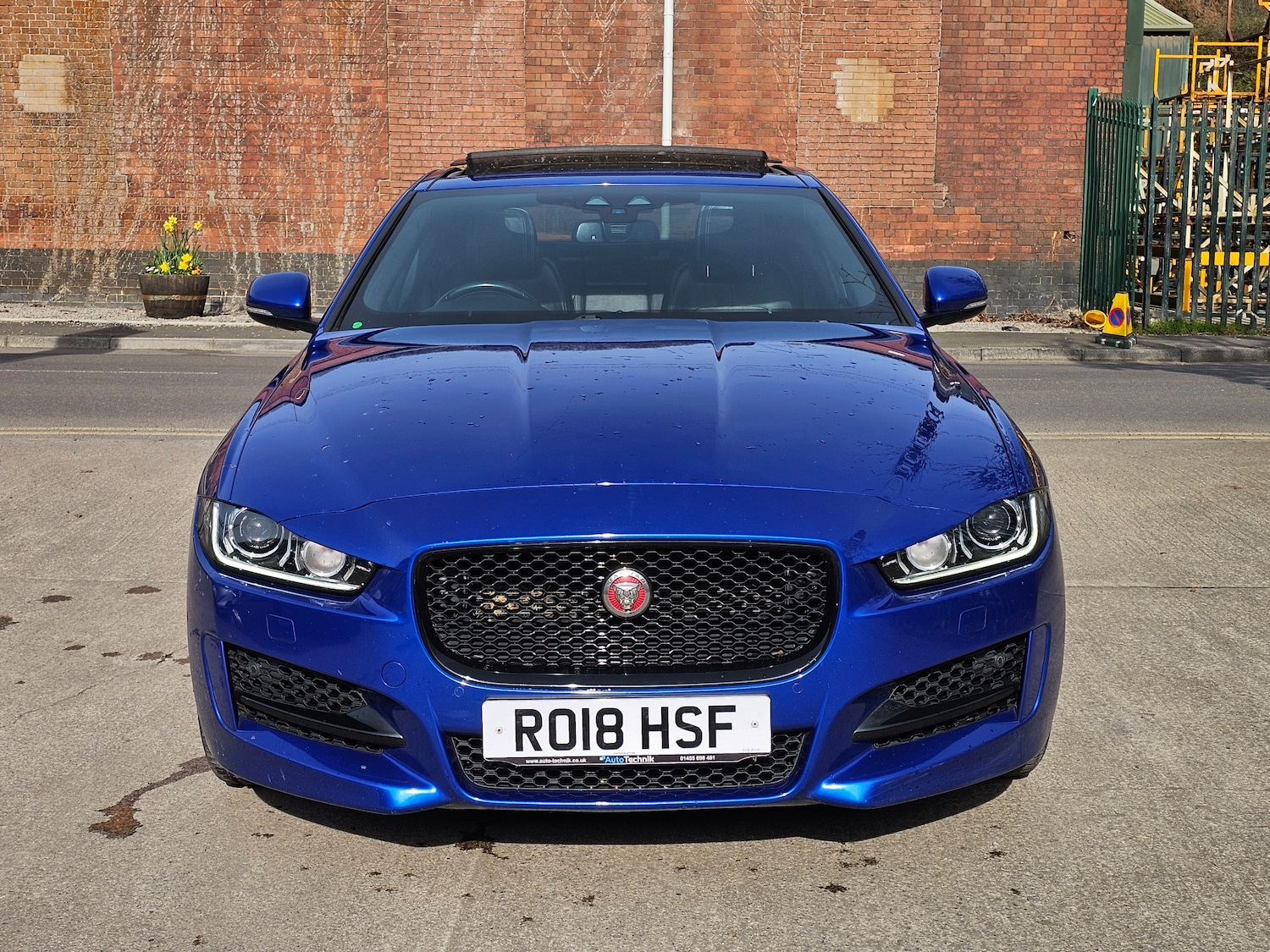 Used Jaguar XE 2018 for sale - 77966569: Photo 2