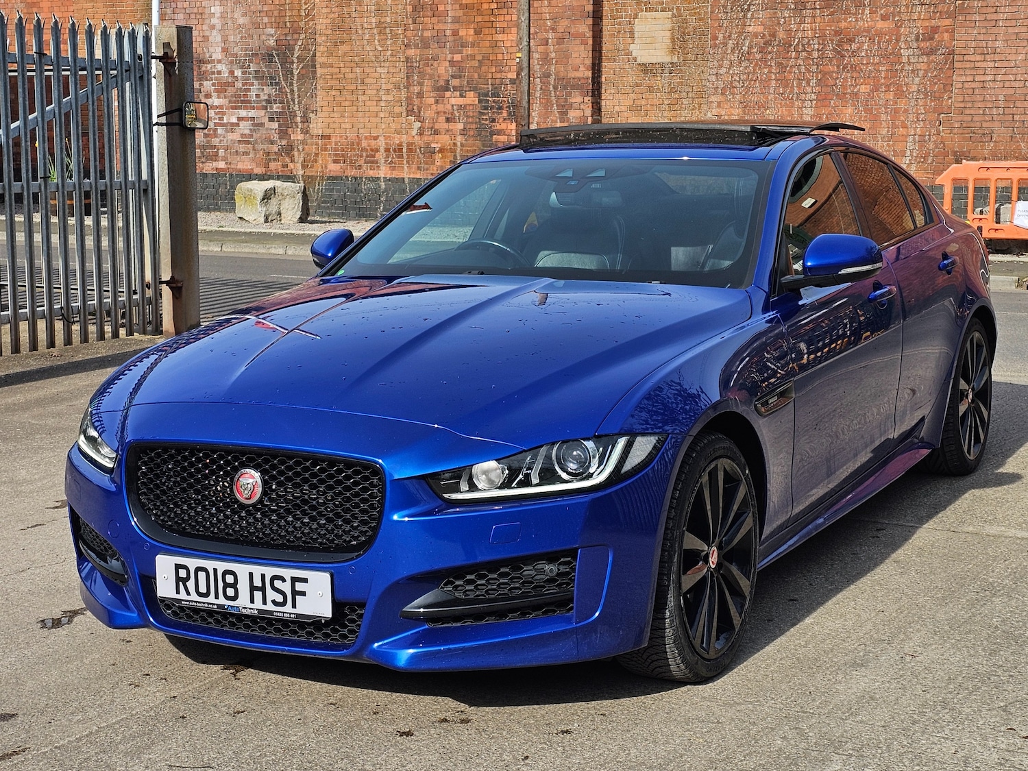 Used Jaguar XE 2018 for sale - 77966569: Photo 3