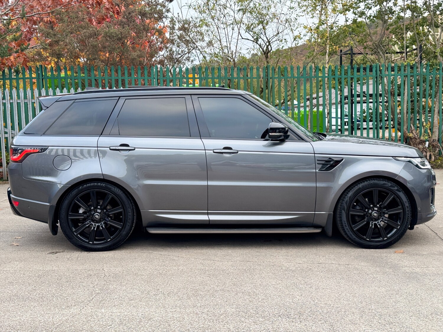 Used Land Rover Range Rover Sport 2018 for sale - 76040549: Photo 4