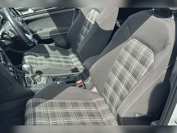 Used Volkswagen Golf 2017 for sale - 75823439: Photo