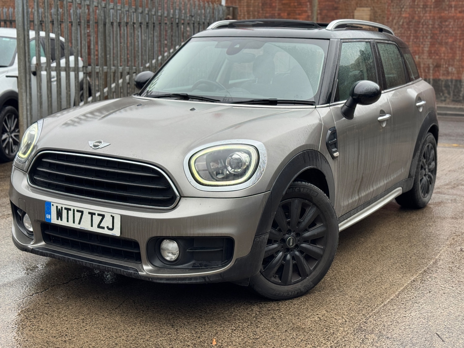 Used MINI Countryman 2017 for sale - 78003552: Photo 2