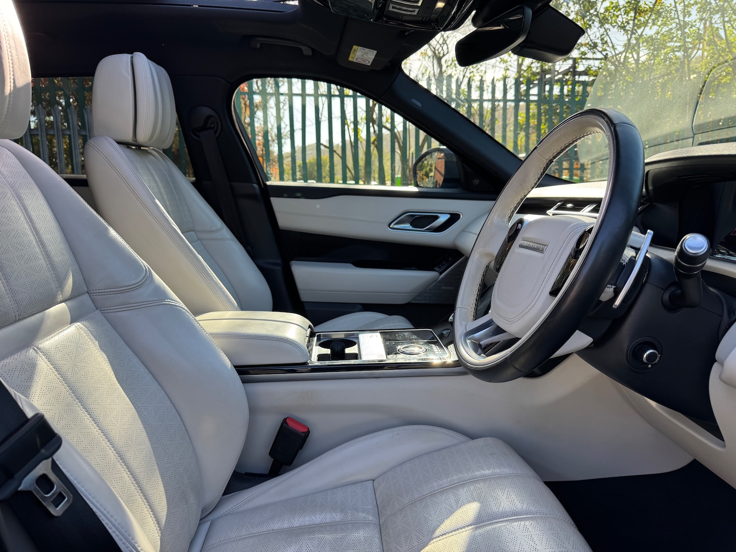 Used Land Rover Range Rover Velar 2019 for sale - 75912577: Photo 13