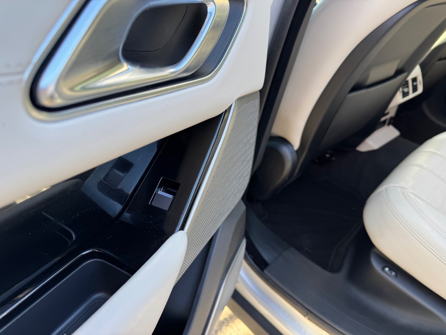 Used Land Rover Range Rover Velar 2019 for sale - 75912577: Photo 27