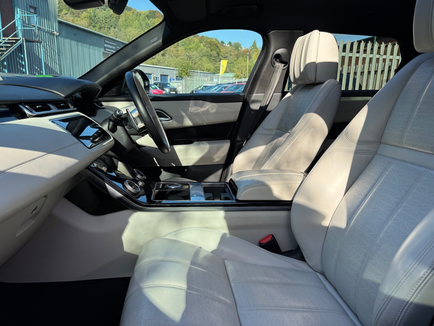 Used Land Rover Range Rover Velar 2019 for sale - 75912577: Photo 29