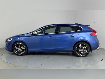 Used Volvo V40 2018 for sale - 78345421: Photo