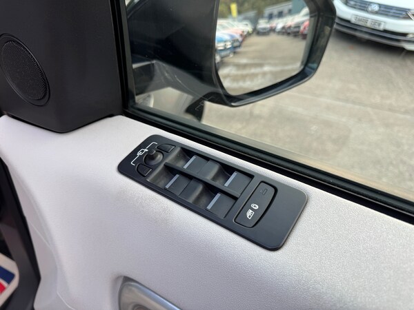 Used Land Rover Discovery Sport 2018 for sale - 76219720: Photo 17