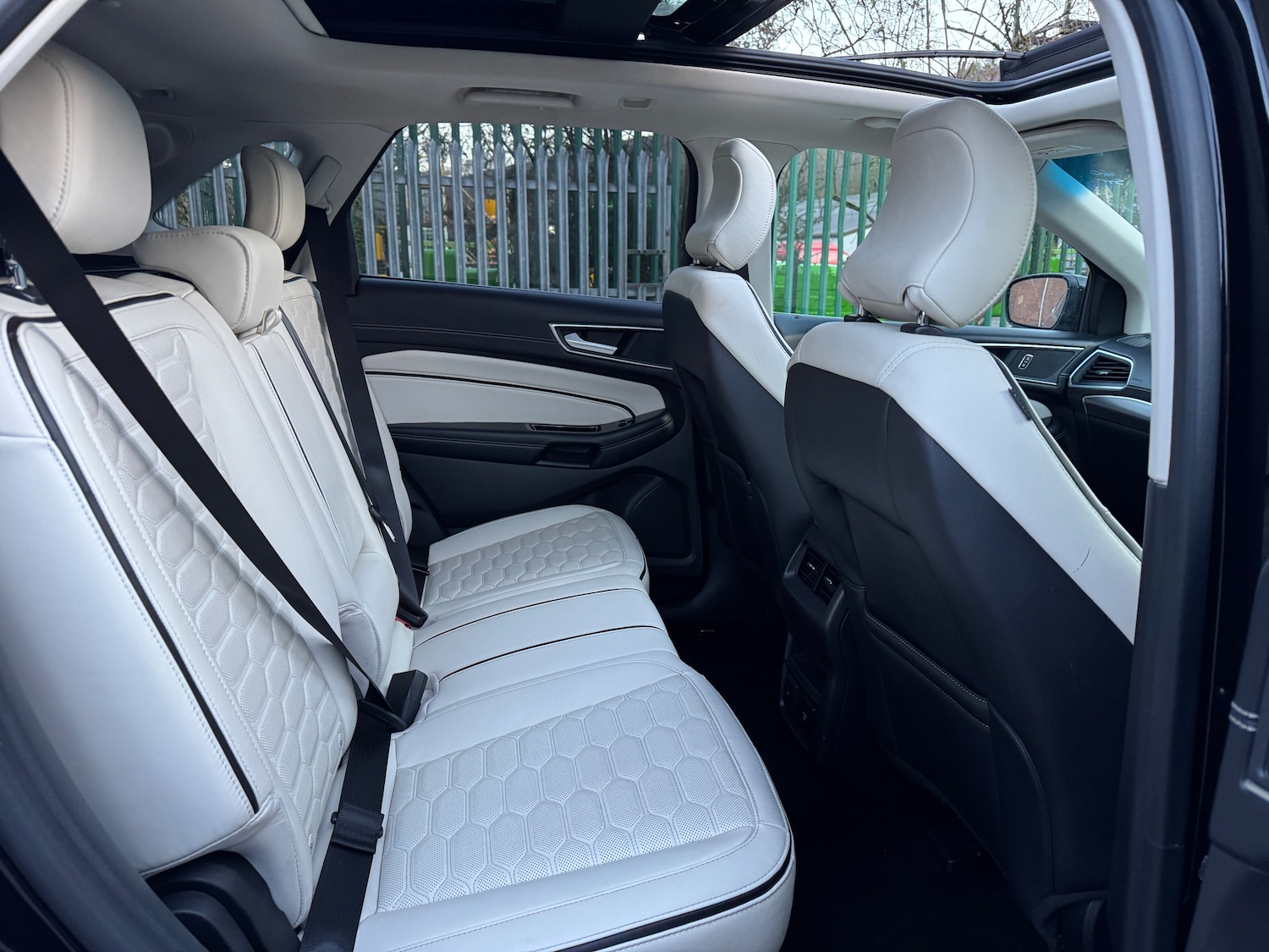 Used Ford Edge 2018 for sale - 76653842: Photo 4