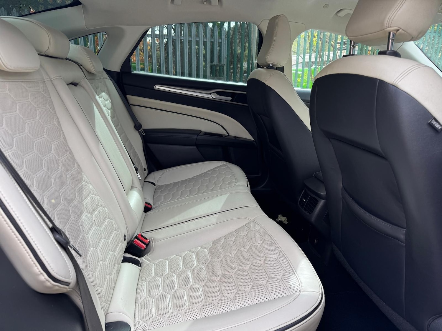 Used Ford Mondeo 2017 for sale - 76171057: Photo 7