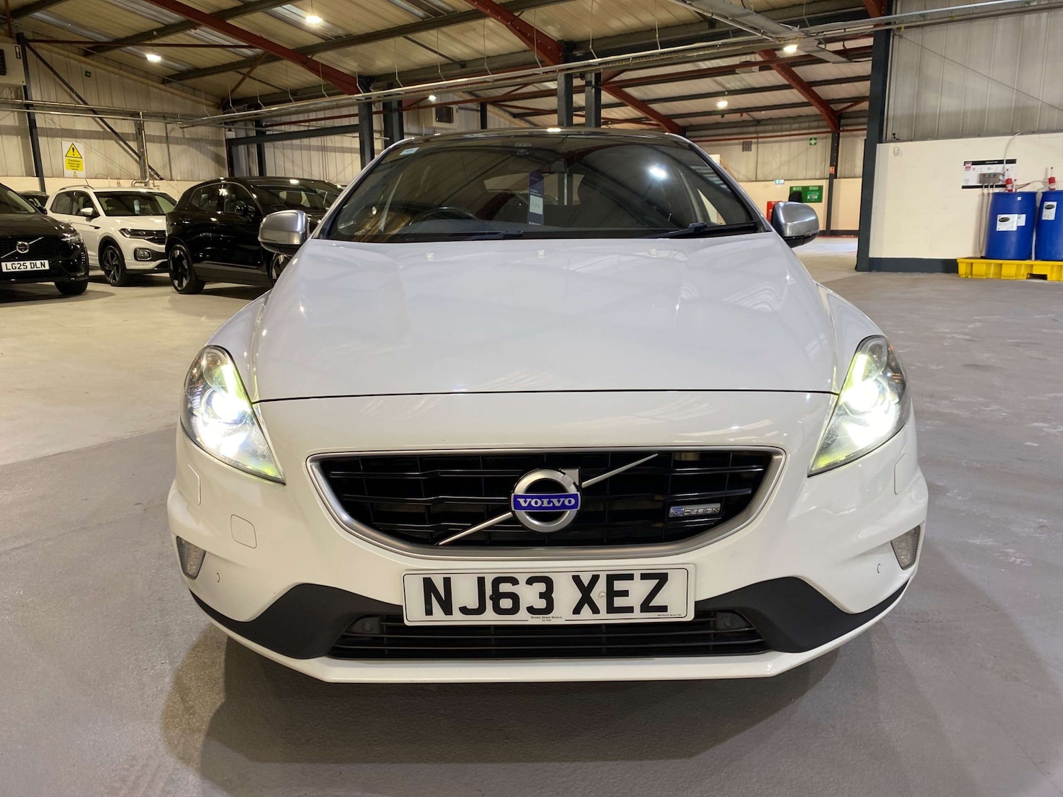 Used Volvo V40 2013 for sale - 77118118: Photo 2