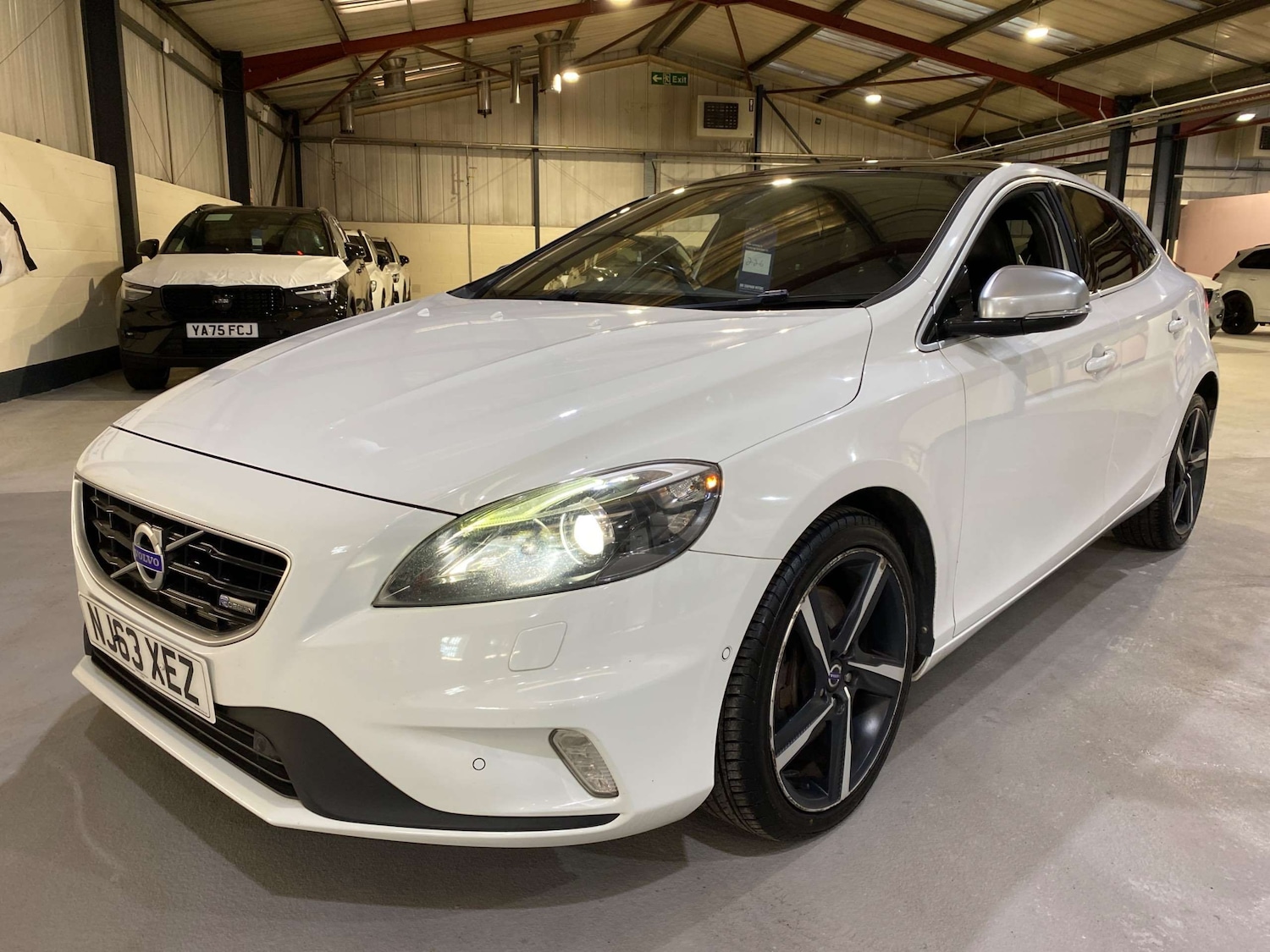 Used Volvo V40 2013 for sale - 77118118: Photo 3