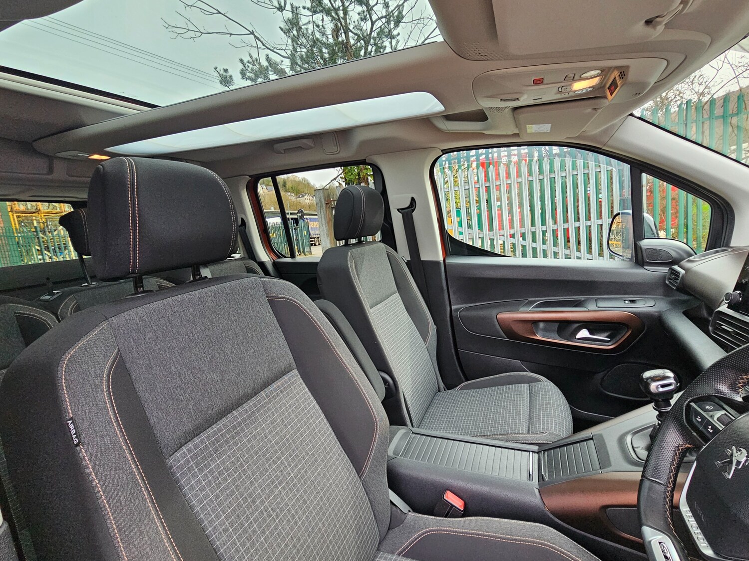 Used Peugeot Rifter 2019 for sale - 77364094: Photo 16