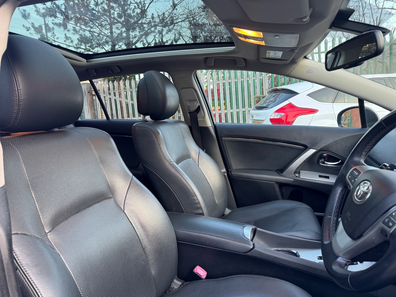 Used Toyota Avensis 2014 for sale - 77747396: Photo 6