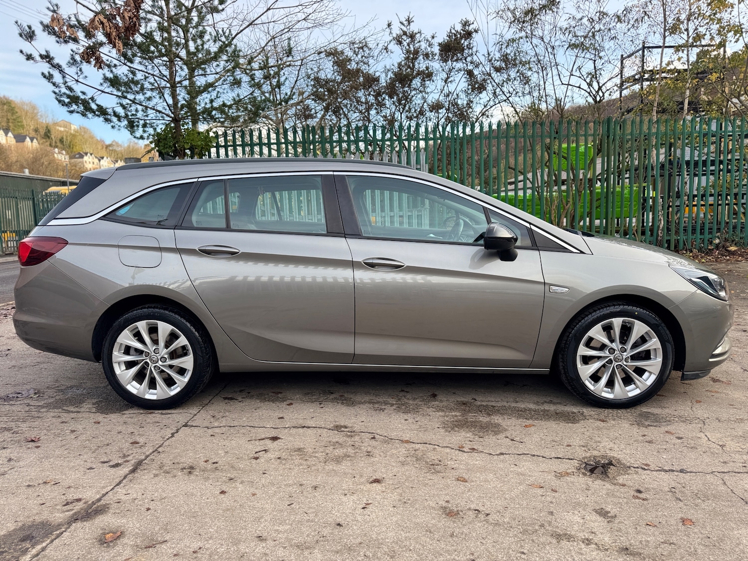 Used Vauxhall Astra 2017 for sale - 76569293: Photo 4