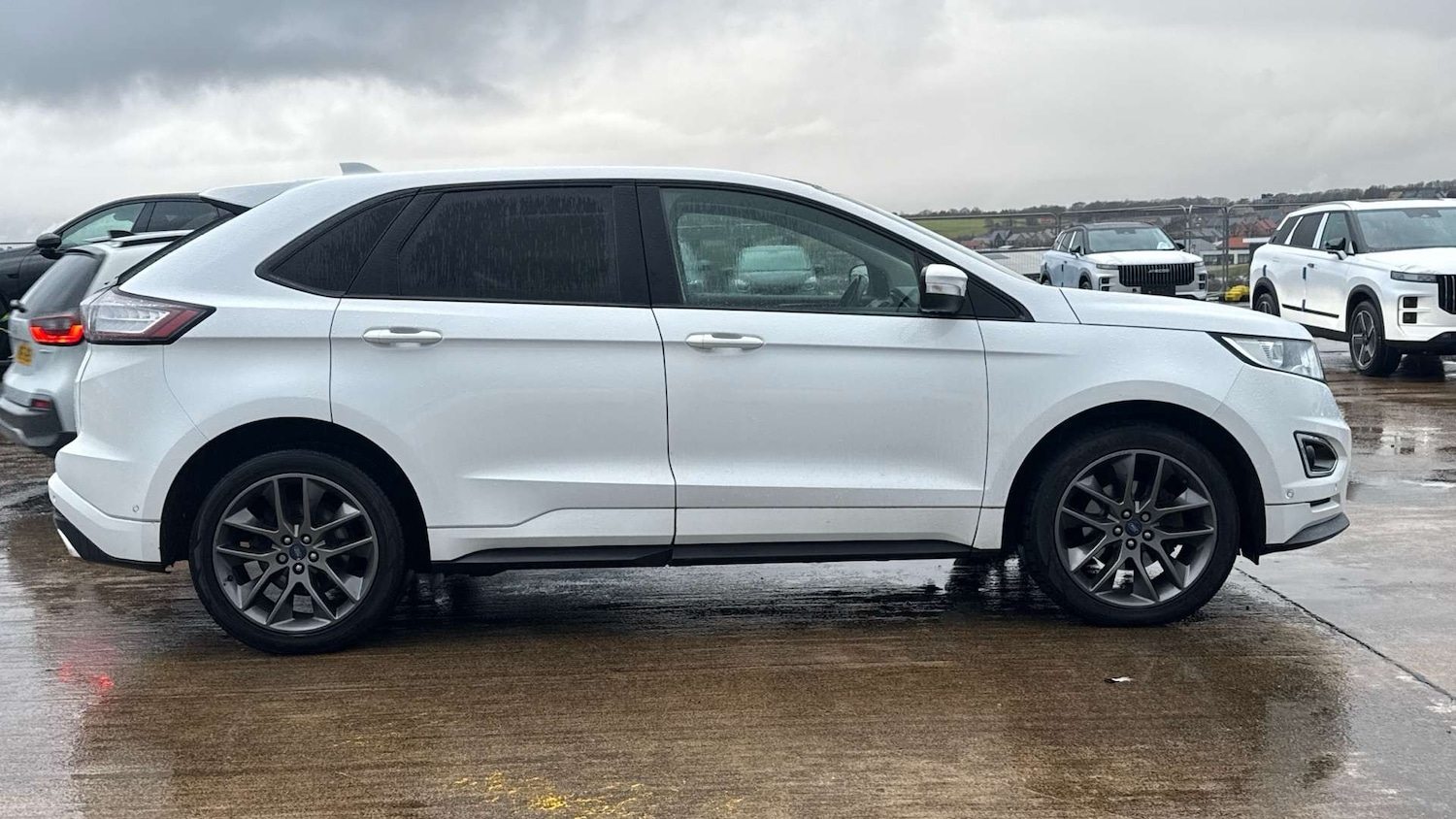 Used Ford Edge 2017 for sale - 77323988: Photo 2