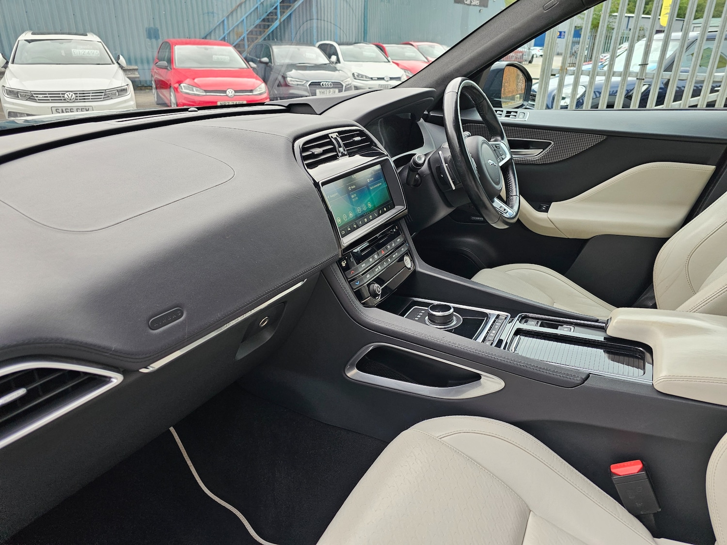 Used Jaguar F-Pace 2016 for sale - 75908572: Photo 13