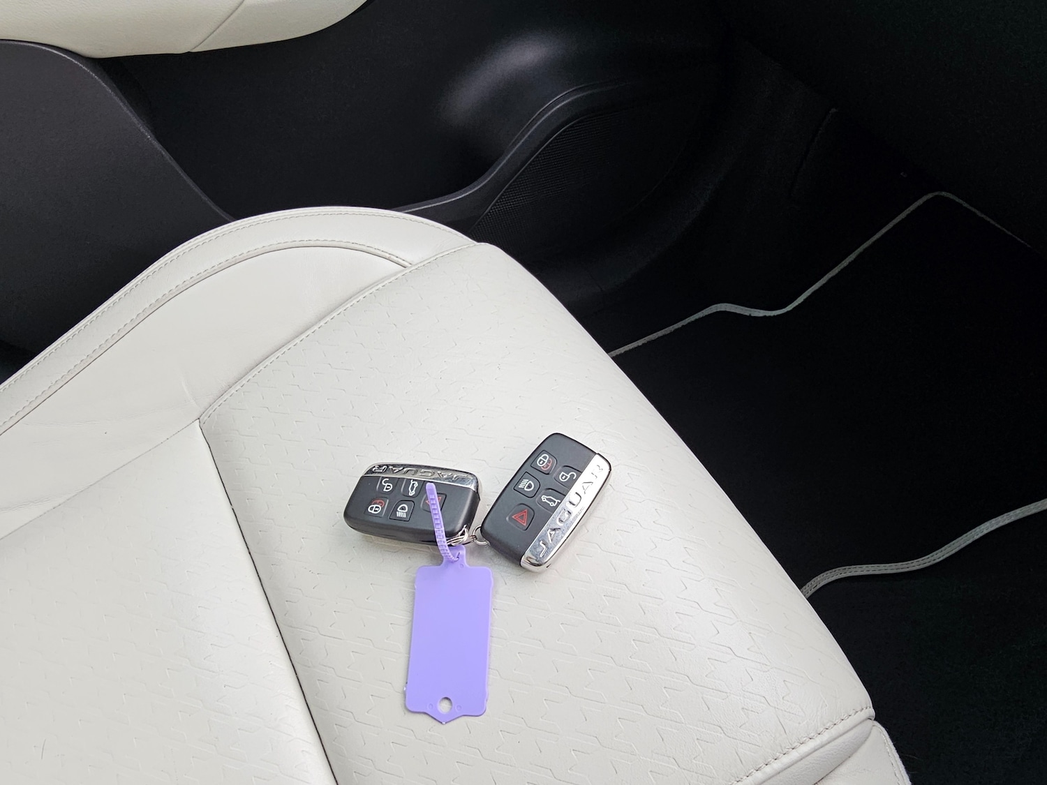 Used Jaguar F-Pace 2016 for sale - 75908572: Photo 27