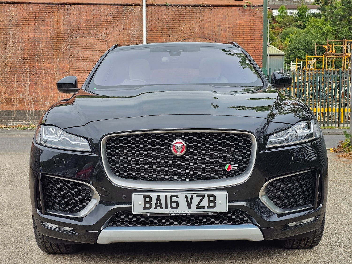 Used Jaguar F-Pace 2016 for sale - 75908572: Photo 4