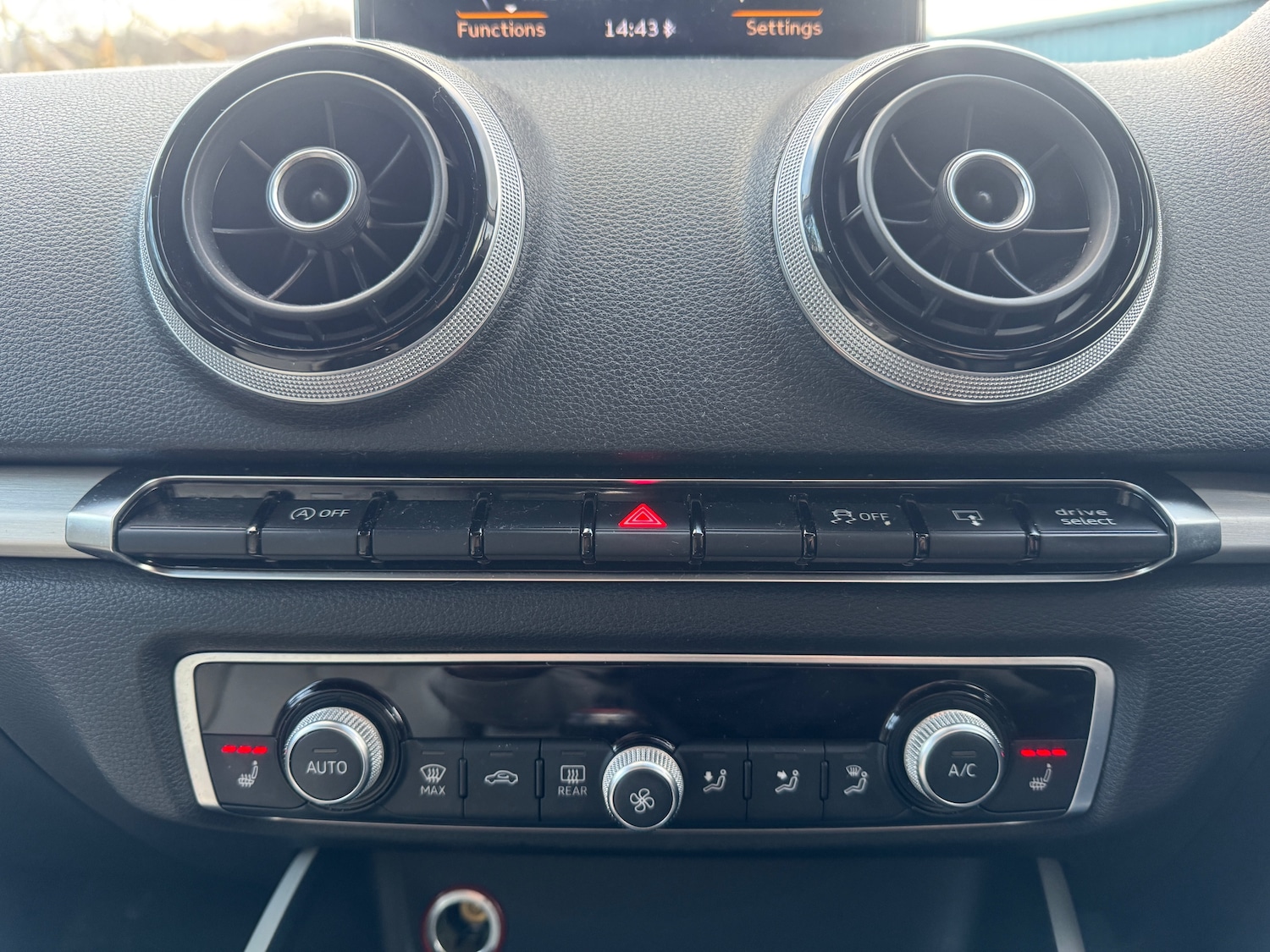 Used Audi A3 2015 for sale - 77128663: Photo 6