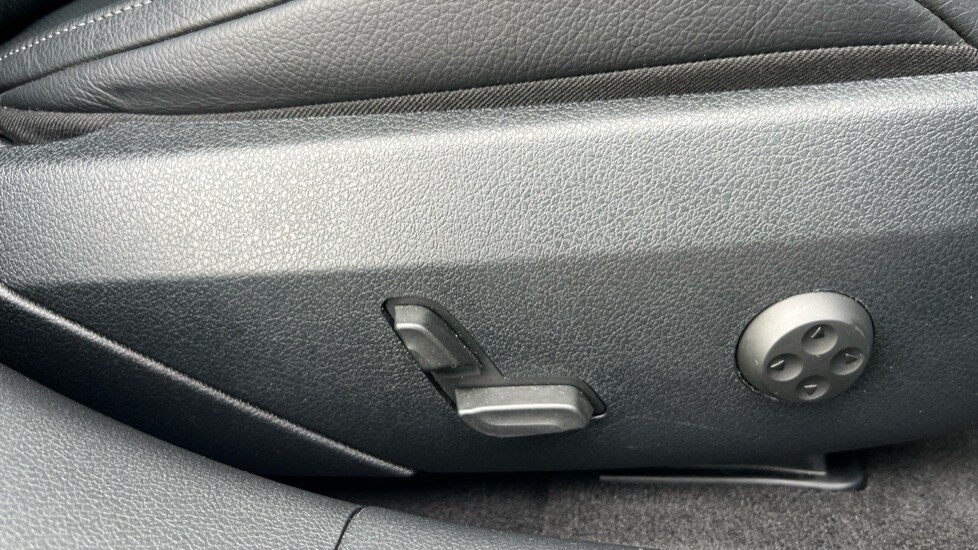 Used Mercedes-Benz E Class 2025 for sale - 76261655: Photo 32