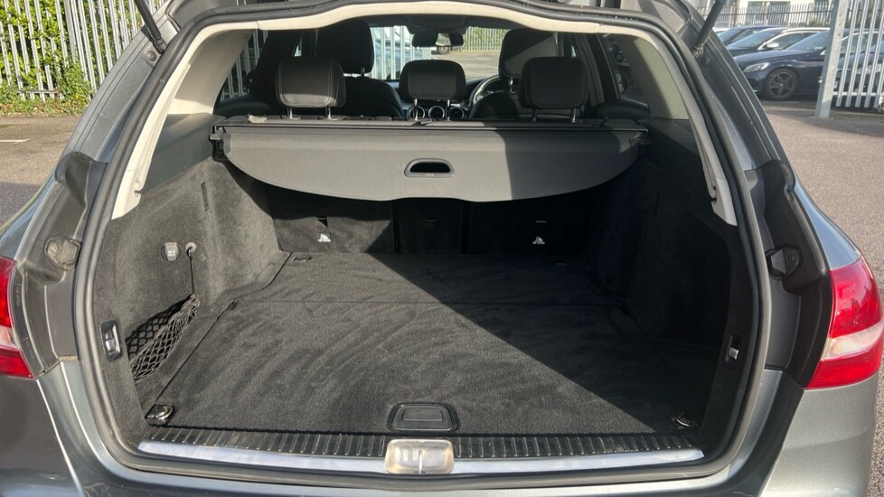 Used Mercedes-Benz C Class 2017 for sale - 76539987: Photo 17