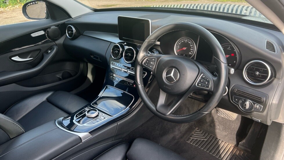 Used Mercedes-Benz C Class 2017 for sale - 76539987: Photo 3