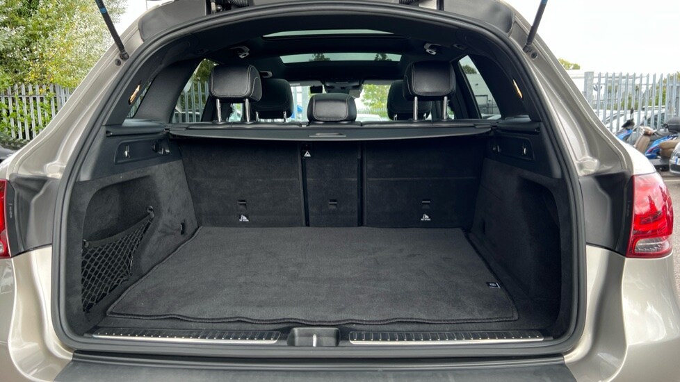 Used Mercedes-Benz GLC 2020 for sale - 75952411: Photo 18