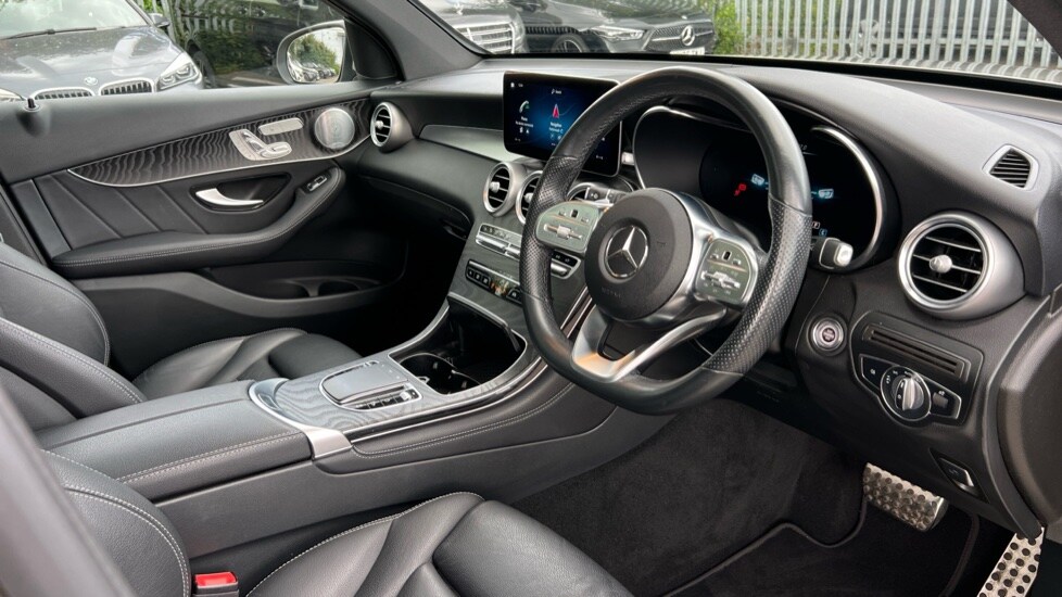 Used Mercedes-Benz GLC 2020 for sale - 75952411: Photo 3