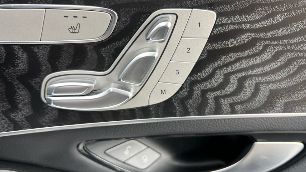 Used Mercedes-Benz GLC 2020 for sale - 75952411: Photo 35