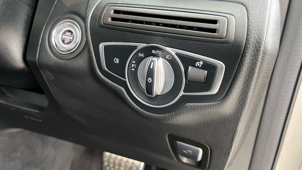 Used Mercedes-Benz GLC 2020 for sale - 75952411: Photo 36