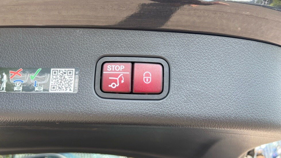 Used Mercedes-Benz GLC 2019 for sale - 76494000: Photo 32